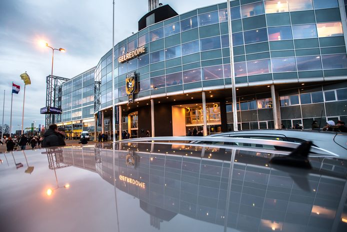 De hoofdingang van GelreDome aan de Batavierenweg in Arnhem, thuishaven van Vitesse, in elk geval tot 1 oktober 2023.