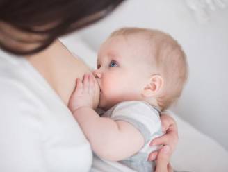 WHO: Moeders mogen hun baby ook bij coronabesmetting nog borstvoeding geven