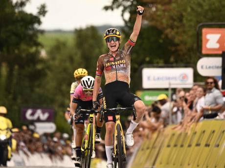 Ritzege én gele trui Marianne Vos in chaotische etappe Tour de France Femmes: ‘Een beetje gek, maar heel mooi’