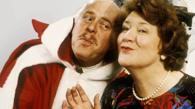 Keeping Up Appearances: Special: Christmas 1991: The Father Christmas Suit