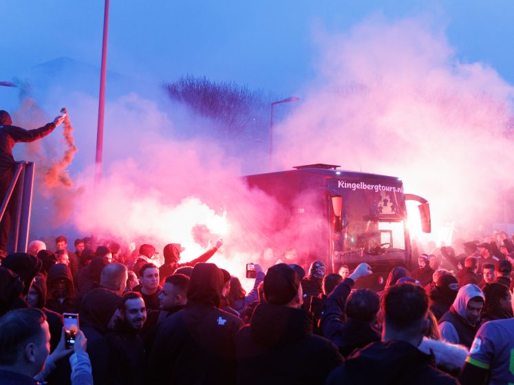 Feyenoordspelers als helden ontvangen na heroïsche zege op aartsrivaal: ‘Niet normaal’