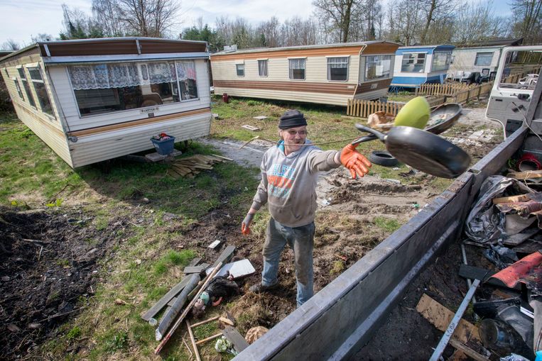 Bewoners tijdens de Landelijke Opschoondag in Maart Beeld Hollandse Hoogte / Joyce van Belkom