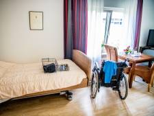 Onderzoeksraad bekijkt ‘stille ramp’ in verpleeghuizen: ‘Ouderenzorg was slecht in beeld’