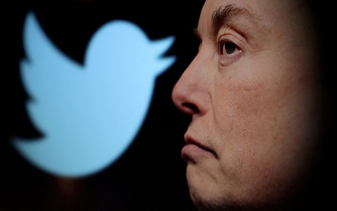 Elon Musk, de nieuwe Twitterbaas, verantwoordt zijn omstreden beleid door te verwijzen naar de vrijheid van meningsuiting.