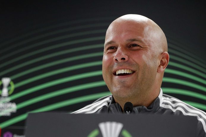 Feyenoord-trainer Arne Slot heeft het prima naar zijn zin in Rotterdam.