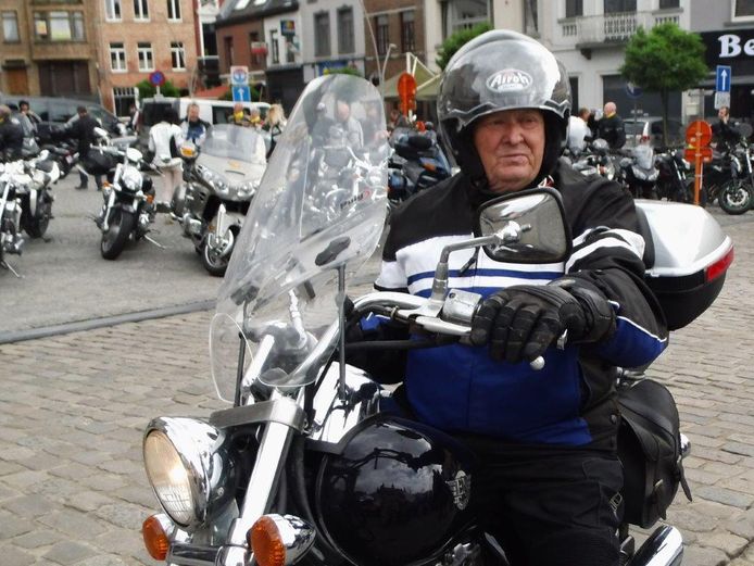 Sigmond Ghijssels uit Ninove op zijn motor.