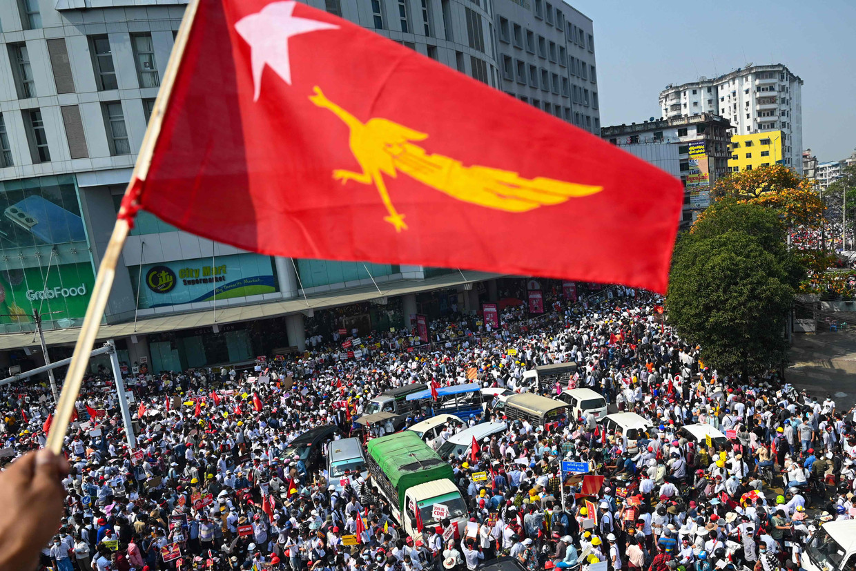 Protest tegen de militaire coup in de Myanmarese hoofdstad Yangon. Beeld AFP