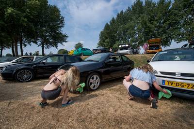 Glinsterende spoilers en dampende luidsprekers bij meeting in Maurik