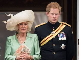 Prins Harry gaat frontaal in de aanval tegen stiefmoeder Camilla: “Zijn vader heeft al maatregelen getroffen”
