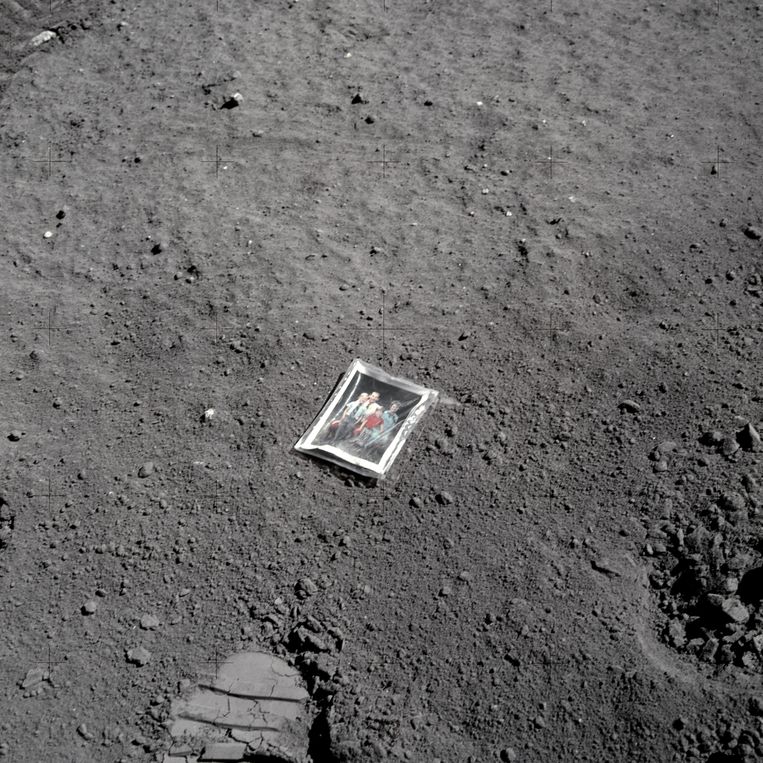 Een vlekje wordt ‘een briljante foto’ van een astronaut: de beelden van ...