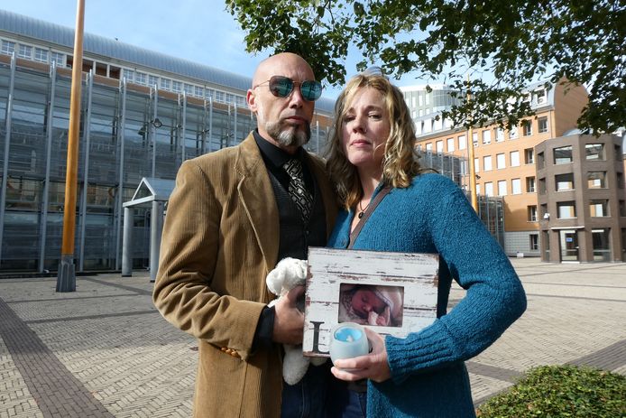 De ouders van baby Luna bij de rechtbank in Den Bosch.