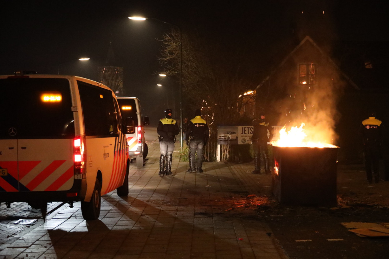 Burgemeester over incidenten Veen, ook tijdens oud en nieuw ‘Alles wat er de afgelopen dagen is