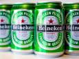 En weer wordt de 78-jarige vrouw betrapt met vijf halve liters bier: ‘Ik ga nu niets meer weghalen’