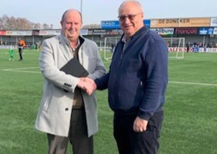 Voorzitter Patrick De Doncker stelde Wim Couck aan als nieuwe algemeen manager bij KVK Ninove.