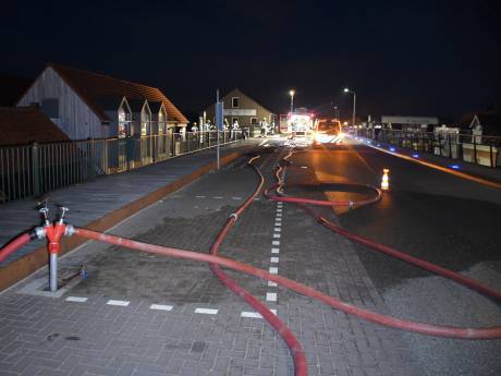 Tent aan Havendijk Yerseke gaat in vlammen op