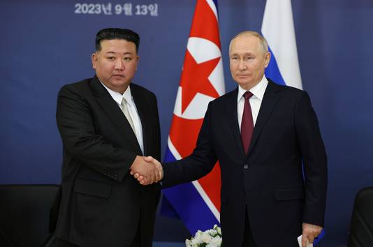 De Russische president Vladimir Poetin en Kim Jong-un tijdens het bezoek van de Noord-Koreaanse leider in Rusland vorige maand.