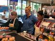 21 leerlingen van GO!Basisschool De Stappe uit Stabroek gingen donderdagvoormiddag meedraaien in de Albert Heijn aan het Picoloplein in Stabroek. De kinderen bemanden ook de kassa