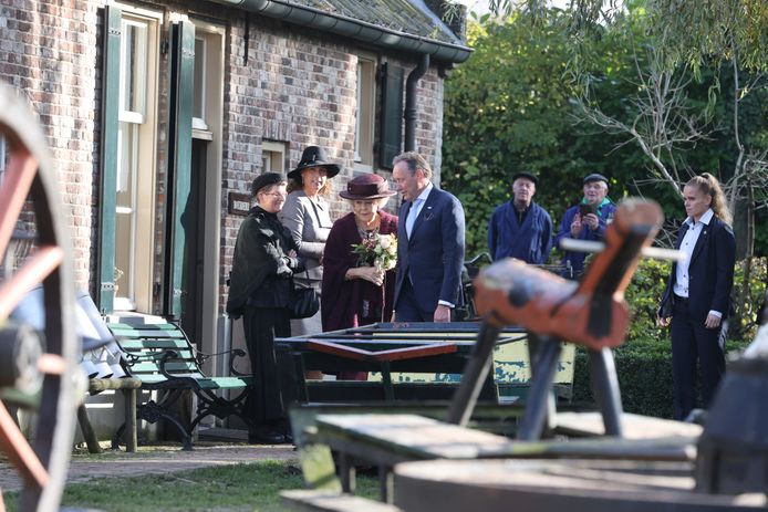 Prinses Beatrix is woensdagochtend op bezoek bij het Boerenbondmuseum in Gemert.