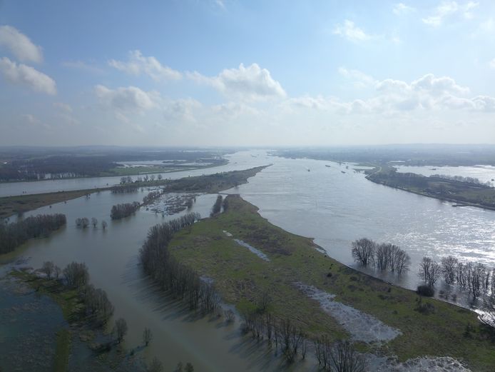 Hoog water bij het Pannerdensch Kanaal en de Rijn anno 2020. In 1769 ging het hier helemaal mis.