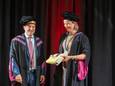 UHasselt-rector Bernard Vanheusden overhandigde vandaag het eredoctoraat aan koningin Mathilde.