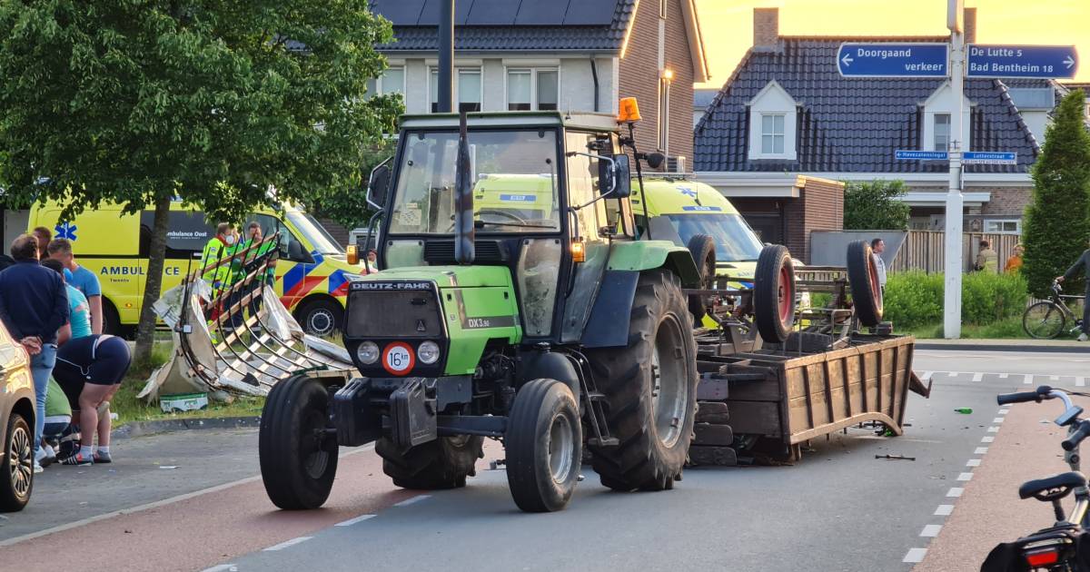 Ernstig ongeval met tractor en platte wagen in Losser, traumahelikopter opgeroepen.