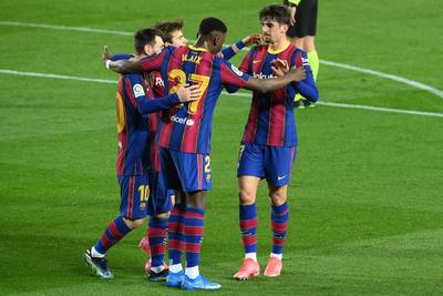 LIVE. Barcelona op voorsprong na goal Trincão, doelpunt Messi afgekeurd