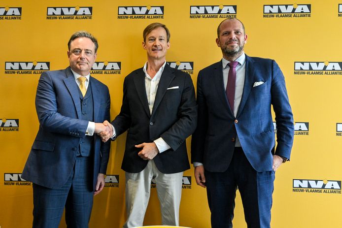 N-VA-voorzitter Bart De Wever, Waals-Brabantse lijsttrekker Drieu Godefridi en N-VA-Kamerlid Theo Francken.