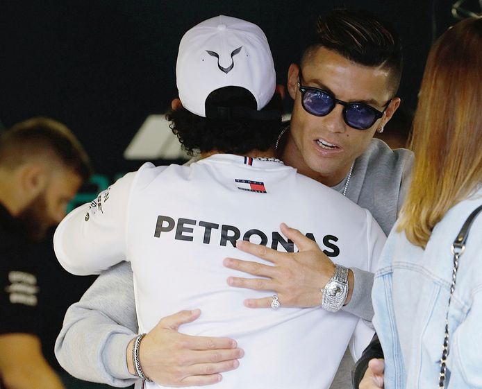 Lewis Hamilton en Cristiano Ronaldo in mei 2019 in de F1-paddock in Monaco.