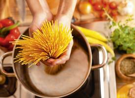 Met déze tool meet je precies één portie spaghetti af