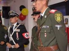 Malaise: quand des policiers colombiens enfilent l’uniforme nazi pour... rendre hommage à l'Allemagne