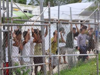 Ruim 200 migranten in hongerstaking in Australisch opvangcentrum: “Willen stoelen en tafels”