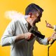 ‘Aan de telefoon kreeg ik te horen: ‘Volgens ons bent u overleden, meneer.” Aan het lijntje gehouden door telecom- en energieleveranciers
