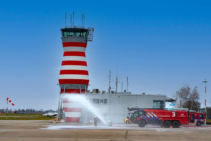 De Veluwse burgemeesters willen dat het nieuwe kabinet pas op de plaats maakt bij de ontwikkeling van Lelystad Airport.