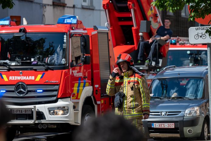 De hulpdiensten werden zaterdagmiddag opgeroepen voor een brand in de De Manstraat in Deurne