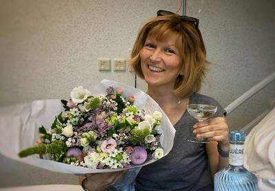 Ann Van den Broeck heeft laatste chemobehandeling achter de rug: “Afvinken en op naar de volgende stap”