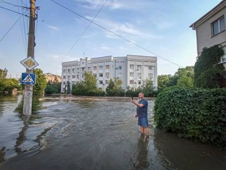 Lachen van de stress in steeds natter Cherson: ‘Weer 12 centimeter erbij, het houdt niet op’