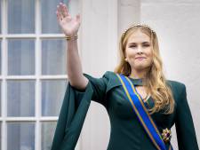 Amper wanklank voor Amalia, Alexia en koningspaar bij paleis: 'Ik heb gelukkig geen boe-geroep gehoord’