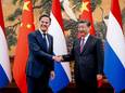 Demissionair minister-president Mark Rutte ontmoet president Xi Jinping woensdag tijdens een werkbezoek aan Volksrepubliek China.