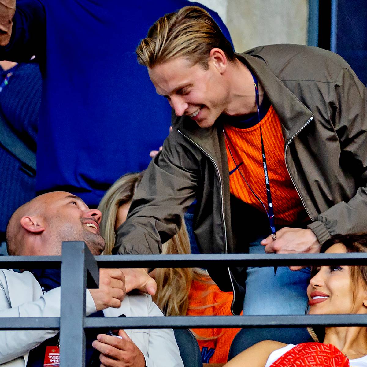 Oranje-international Frenkie de Jong meldt zich op trainingscomplex van FC  Barcelona | Buitenlands voetbal | bd.nl