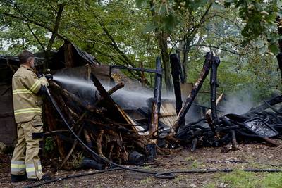 Brand in houten boshut bij Overloon