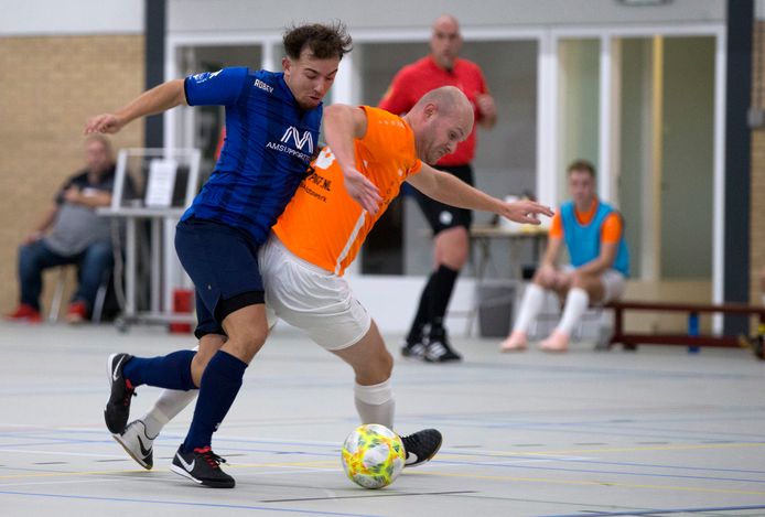 LZV Kuypers uit Lichtenvoorde en het Westervoortse Olympic spelen de zaalvoetbalcompetitie niet meer uit in de eerste divisie.