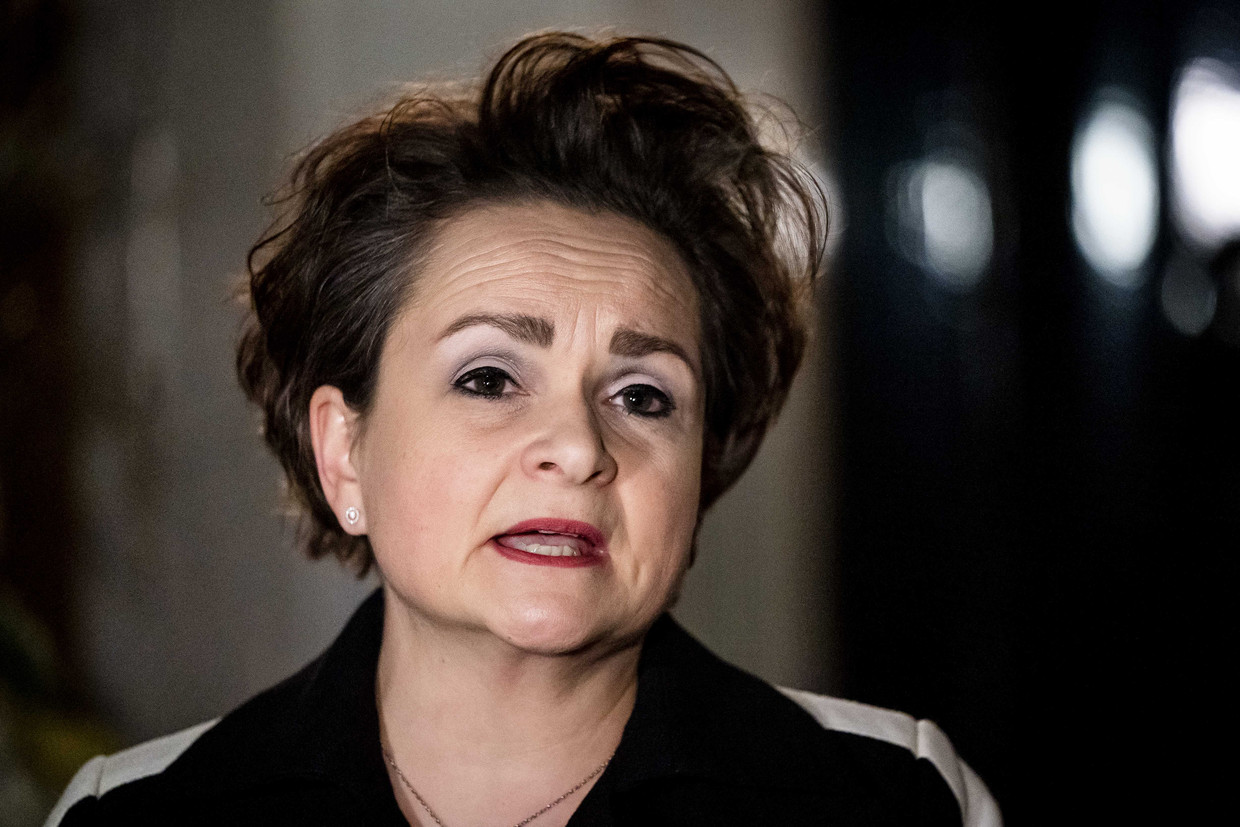 Alexandra van Huffelen, staatssecretaris van financien, staat de pers te woord bij het Catshuis na afloop van een gesprek over het toeslagenrapport van de ondervragingscommissie. Beeld ANP