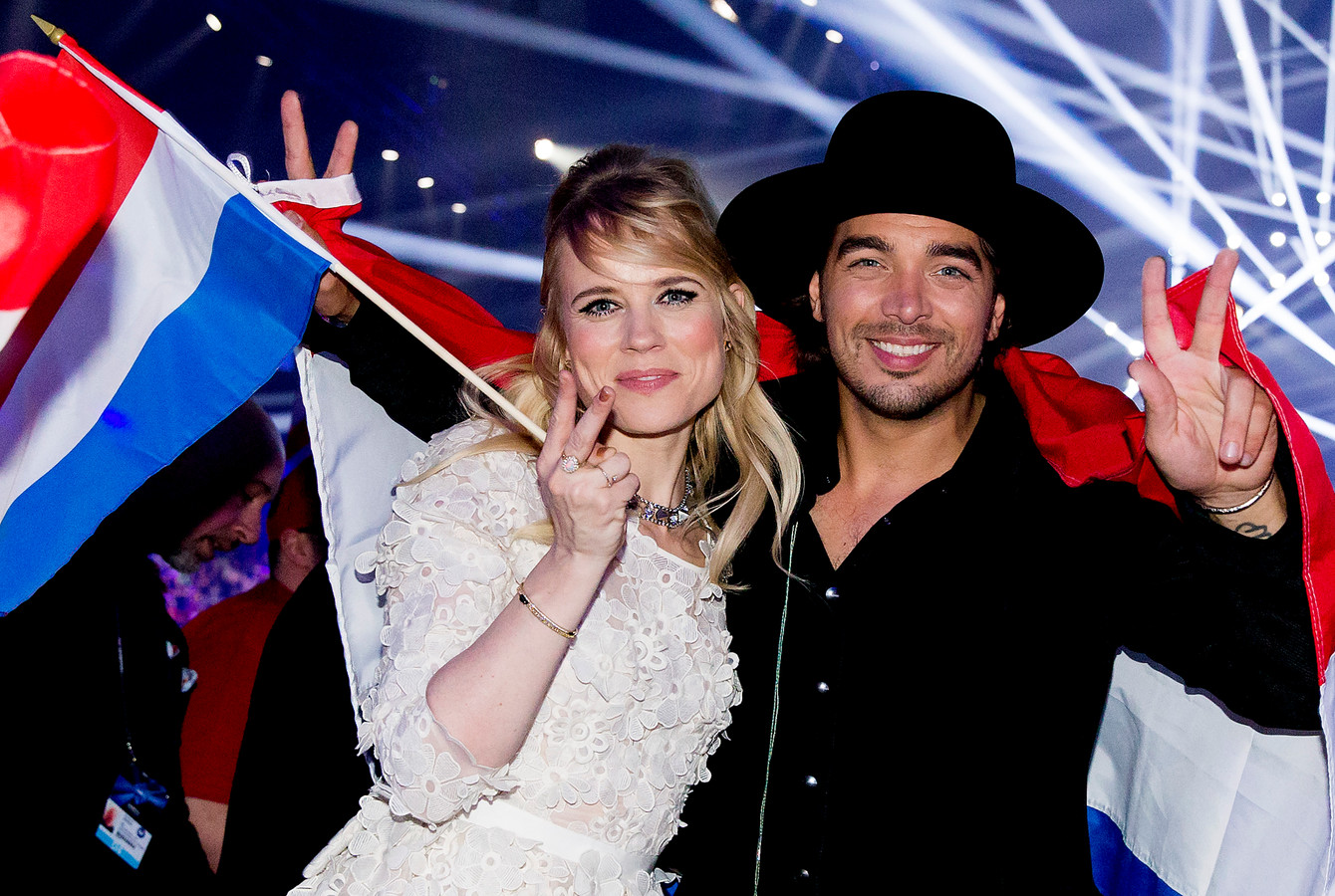 Ilse DeLange en Waylon sluiten elkaar weer in de armen jaren na felle ruzie Foto destentor.nl