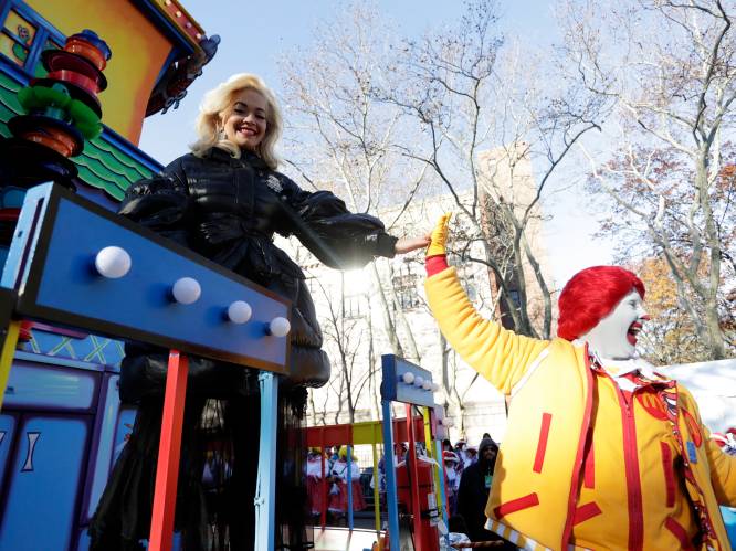 Rita Ora mikpunt van kritiek na playbacken op Thanksgiving Parade in New York