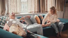 Andy Peelman op de pijnbank bij Dina Tersago In Ze Zeggen Dat