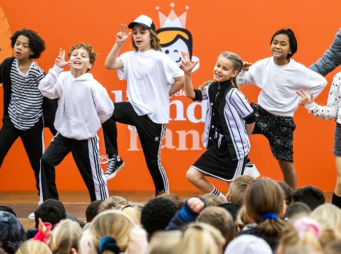 Voorzitter WO2-organisatie ongelukkig met lied Kinderen voor Kinderen voor 4 | Show | AD.nl