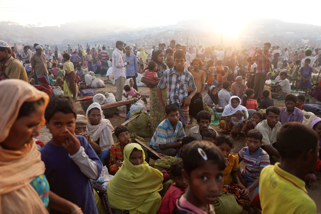 Rohingyavluchtelingen uit Myanmar in een Bengaals vluchtelingenkamp.