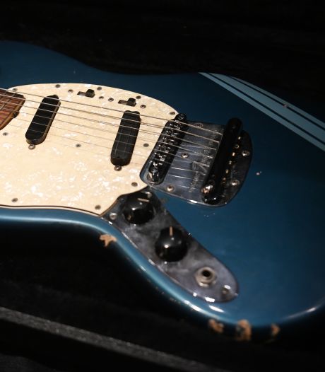 Une guitare emblématique de Kurt Cobain vendue aux enchères pour près de 5 millions d’euros