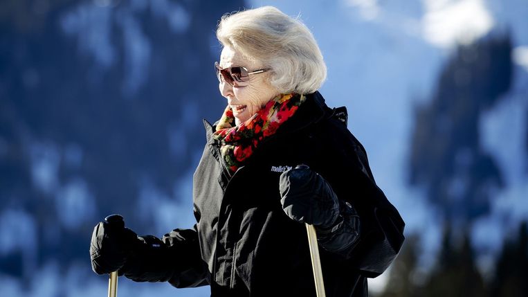 Prinses Beatrix tijdens de jaarlijkse skivakantie in Lech, februari 2023.  Beeld ANP