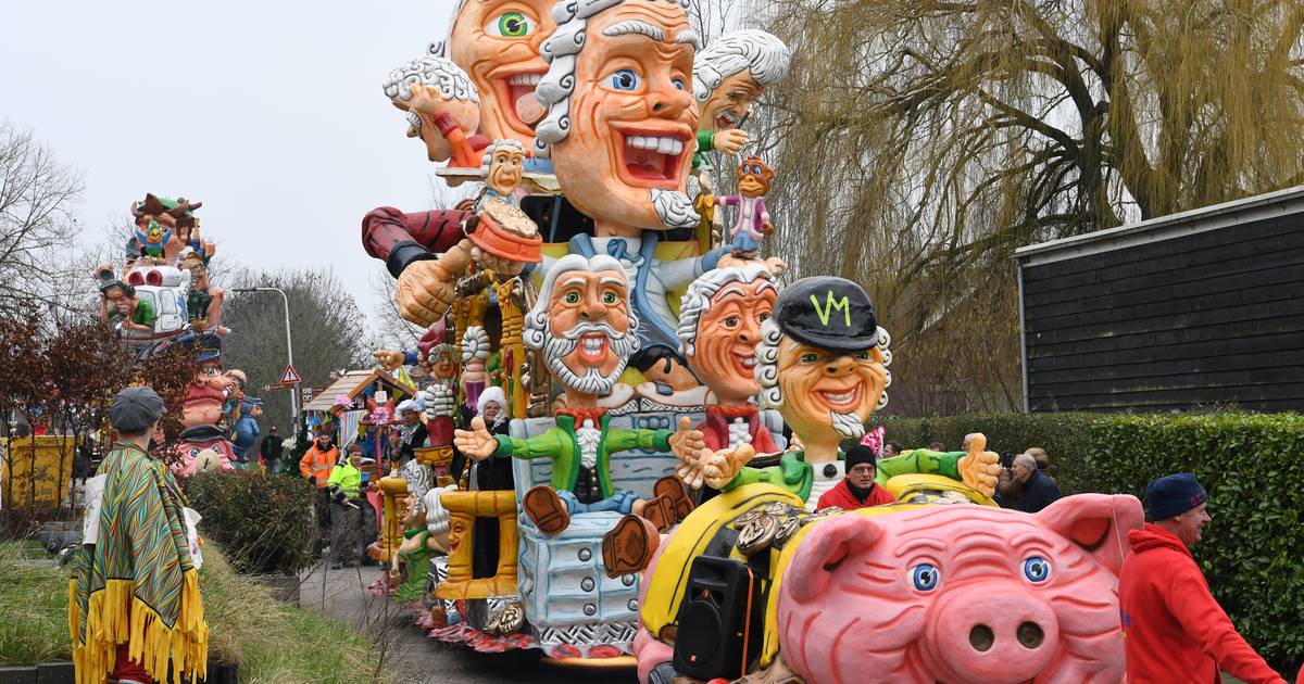 Publiek geniet volop van vroege optocht in De Heen